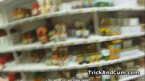 Renata in topless scopa il cazzo sotto la gonna in POV