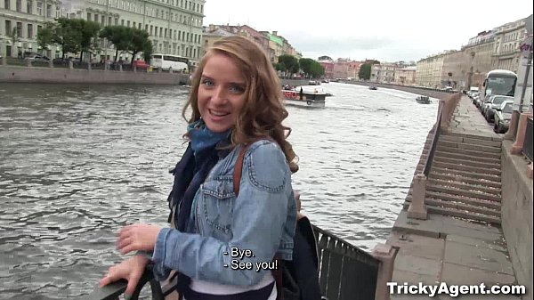 Tricky Agent - La carismatica cavalcatrice di cazzi grossi Sofi Goldfinger porno per adolescenti