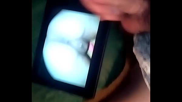 Quiero colgar mi gancho grande, grueso, largo y duro en algunos de tus agujeros calientes.