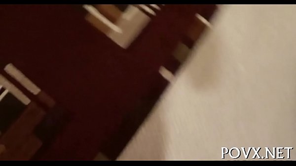 Rasierter Cameltoe übersteht Rammen