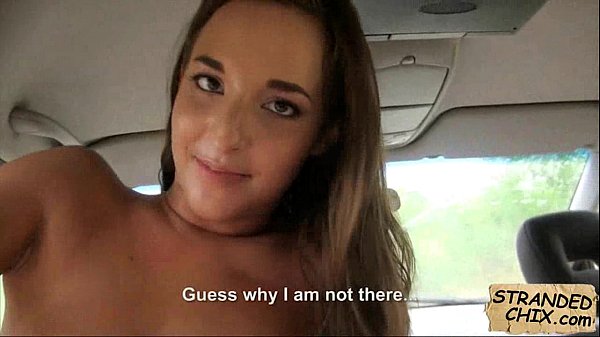 तेजस्वी किशोर लड़की किशोरावस्था में चिढ़ाती है