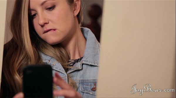 Ba là bạn bè, Bốn là đám đông